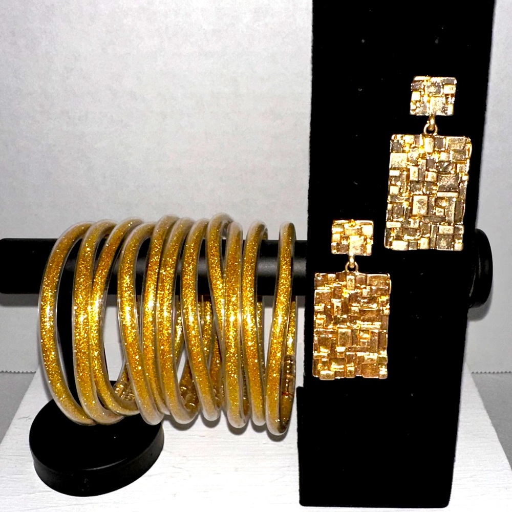 Bracket and earring set